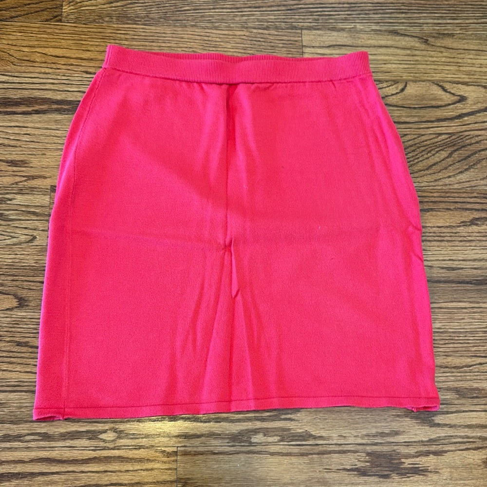 Carmen Marc Valvo pinkish red knit mini skirt sz M